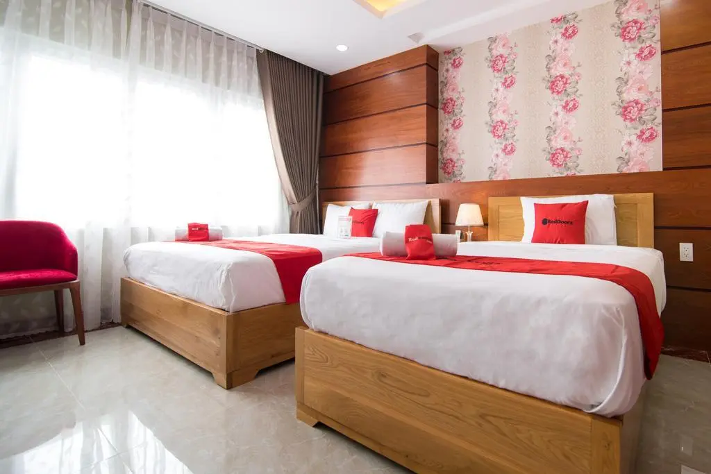Хошимин: RedDoorz Plus near Tan Son Nhat Airport 2
