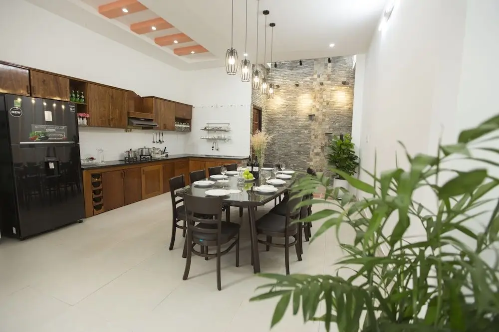 Дананг: Ben's House