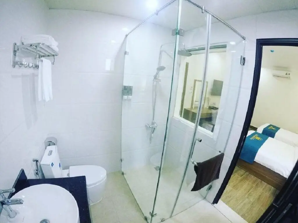 Халонг: White Crown Hotel