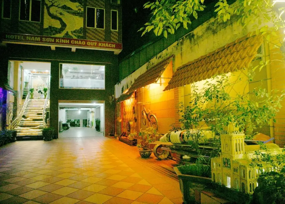 Ханой: ARL Trinh Cong Son Hotel