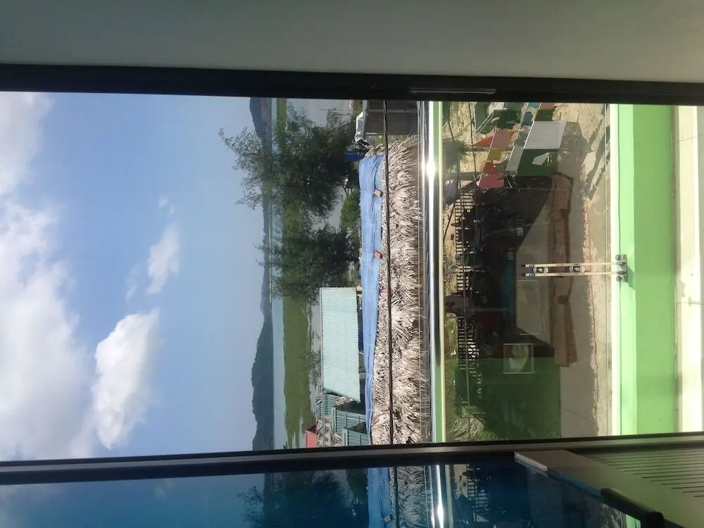 Ван Дон: Tham Giap Hotel