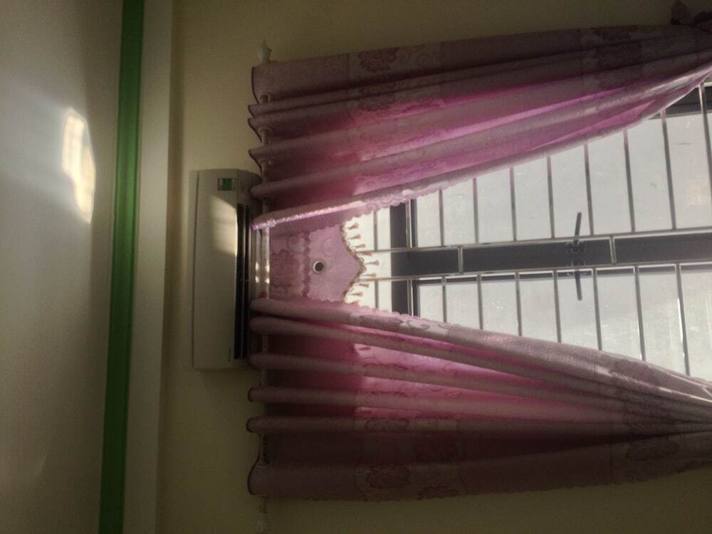 Ван Дон: Tham Giap Hotel