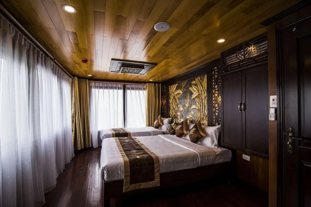 Халонг: Renea Cruises Halong