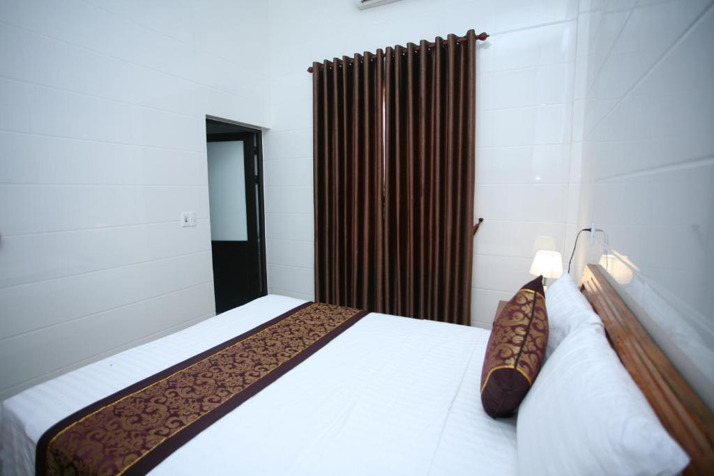 Фонг Ня: Sky Hotel