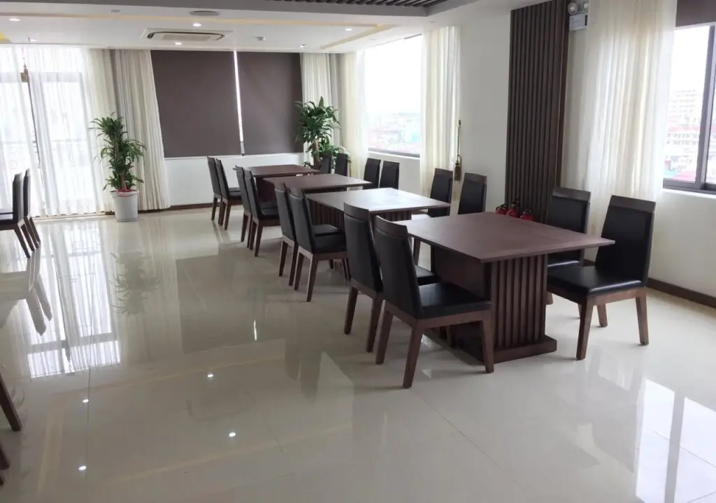 Бакнинь: Queen Hotel Bac Ninh