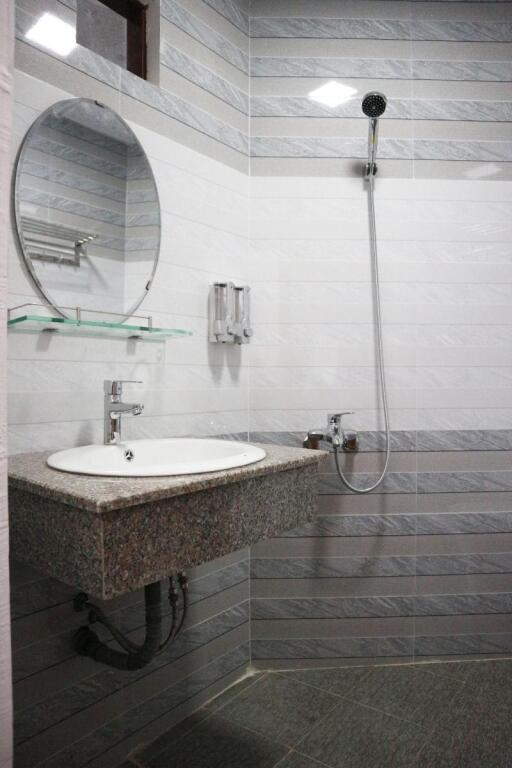 Куинён: Anh Quan Hotel