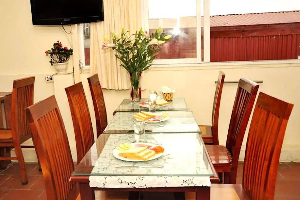 Ханой: Sunflower Hotel & Travel