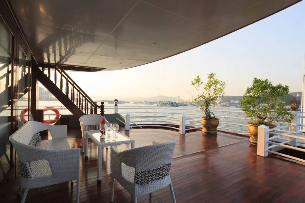 Халонг: Halong Sapphire Cruise