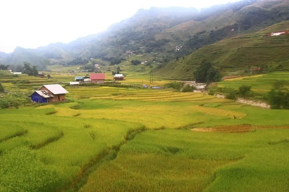 Шапа: H'mong Home Mountain View