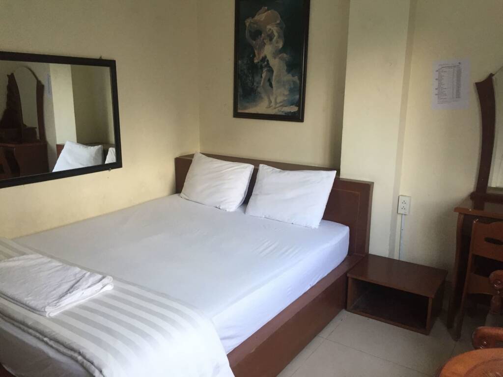 Хошимин: The Six Hotel Hoang Long Son 3