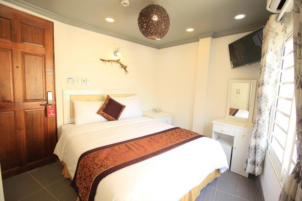 Хошимин: Nest Hotel