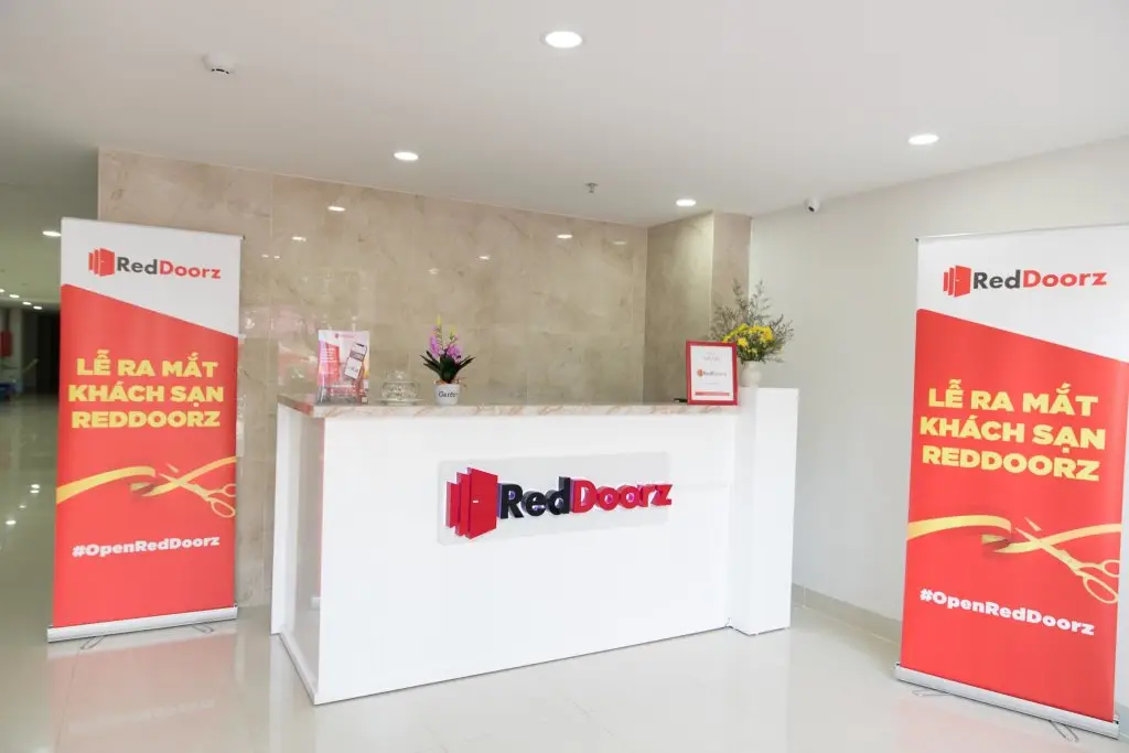 RedDoorz Plus near E-Town 2 — фото 1