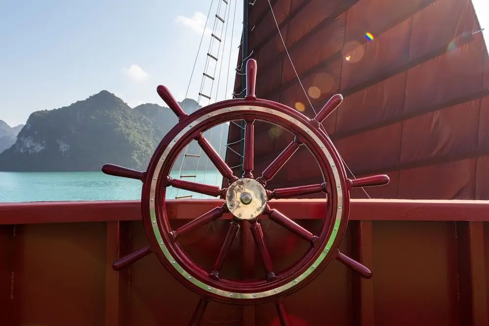 Хайфон: V'Spirit Premier Cruise