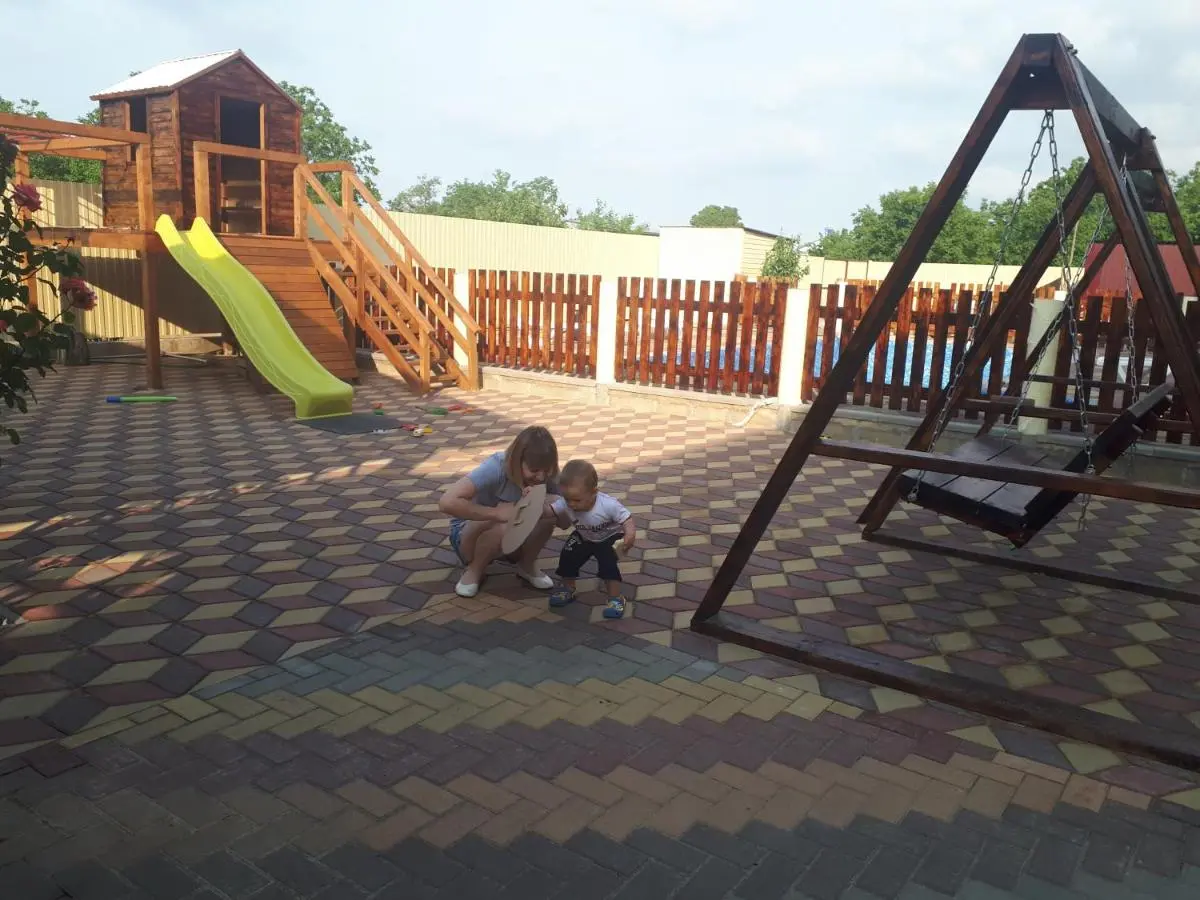 Кучугуры: Guest house Pharaon