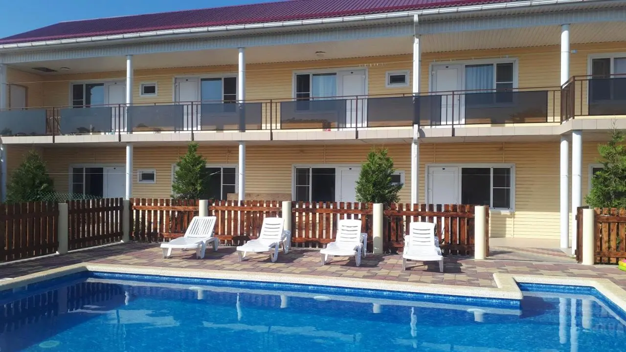 Кучугуры: Guest house Pharaon