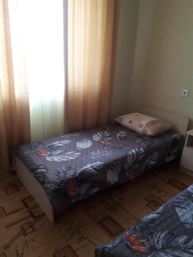 Кучугуры: Guest house Pharaon