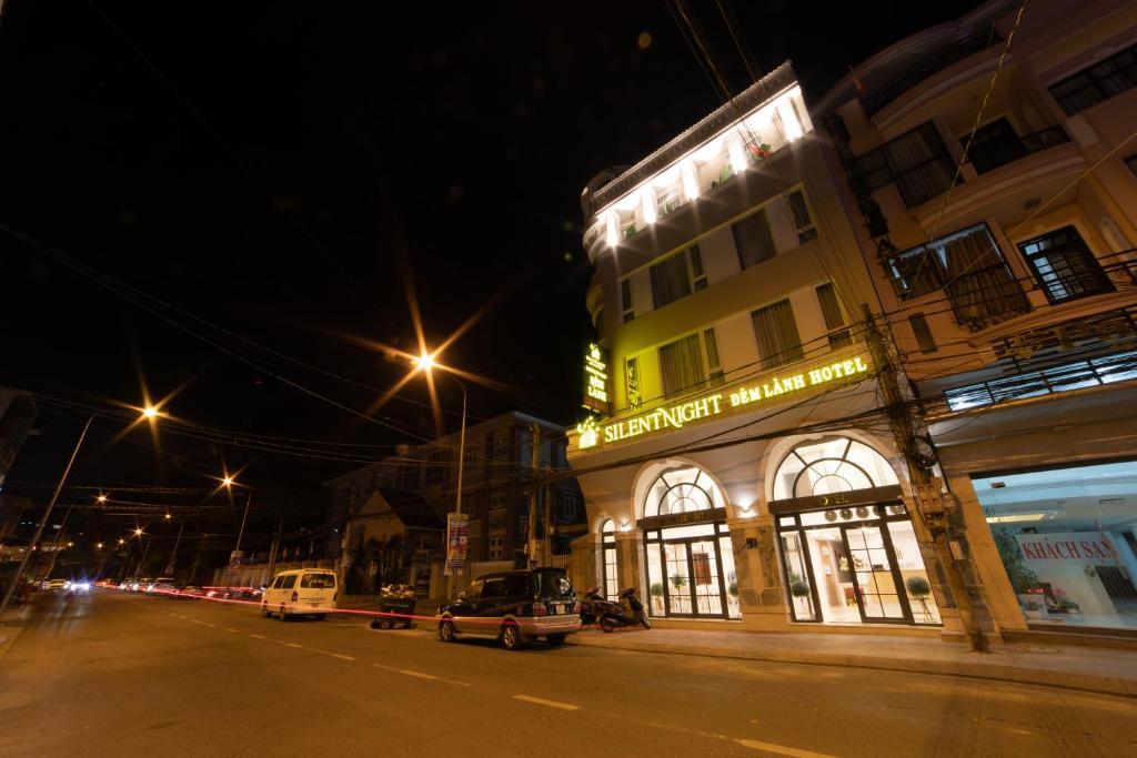 Далат: Silent Night Dem Lanh Hotel