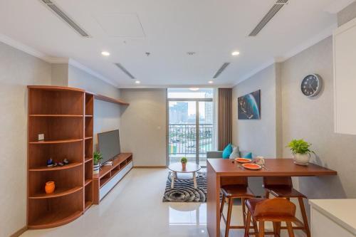 Хошимин: Long Apartment - Vinhomes Golden River