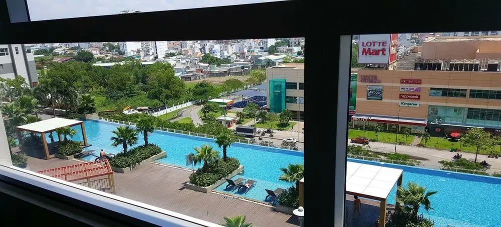Хошимин: Sunrise City 2BR with Infinity SW Pool