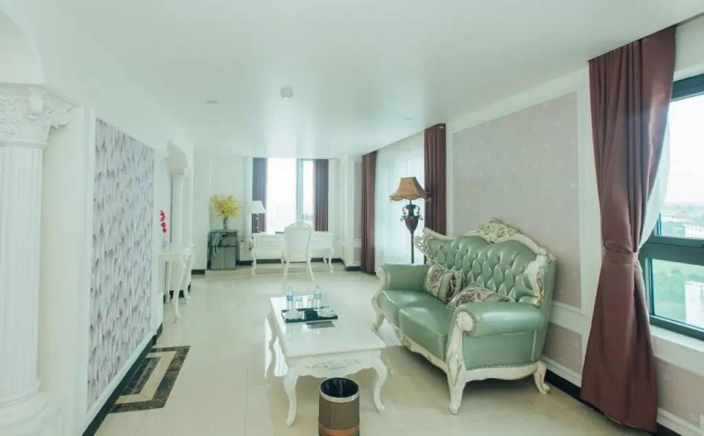 Ту Сон: Hung Long hotel