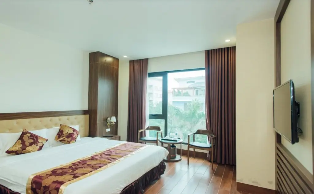 Ту Сон: Hung Long hotel