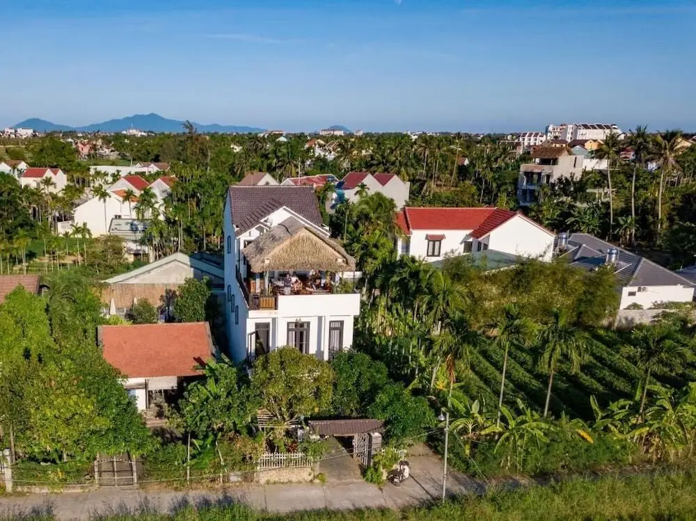 Хойан: The Bau Bi Retreat