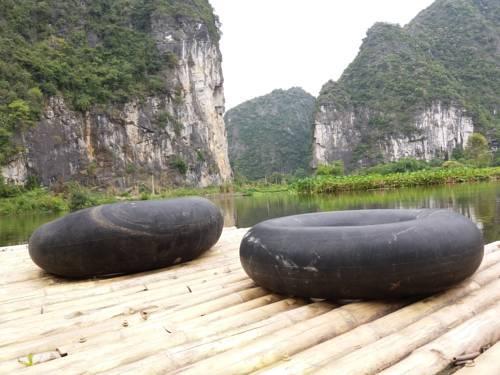 Хоа Лу: Quoc Khanh Bamboo Homestay - Hostel