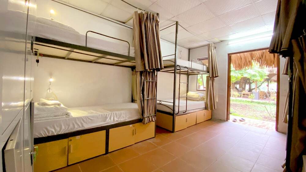 Хоа Лу: Quoc Khanh Bamboo Homestay - Hostel