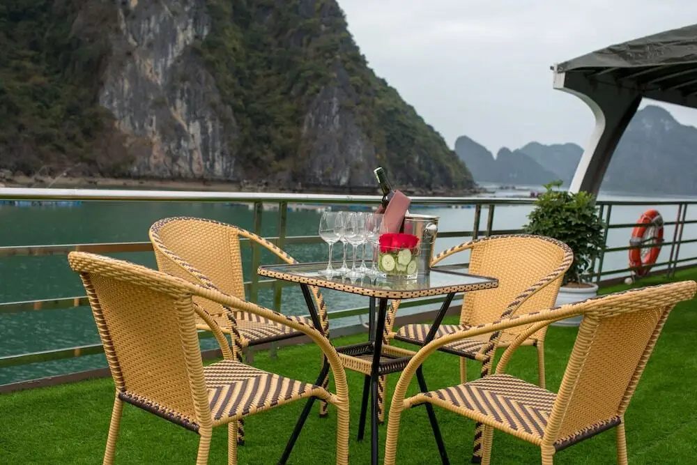 Халонг: Harmony Boutique Cruises