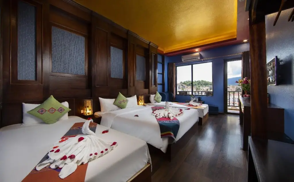 Шапа: Saparis Hotel