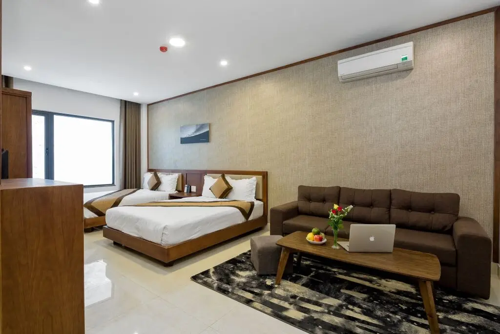 Дананг: Aris Beach Apartment & Hotel