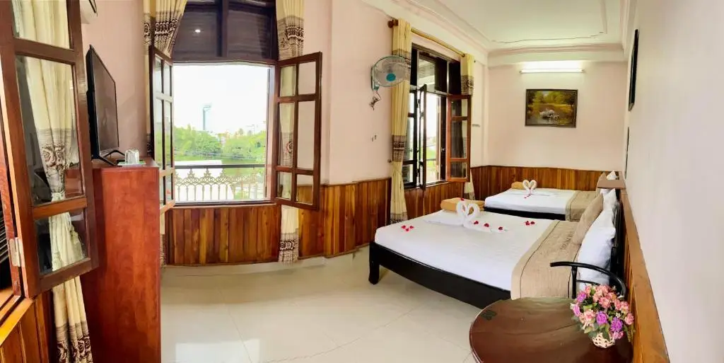 Хюэ: Nam Phuong Riverside Villa