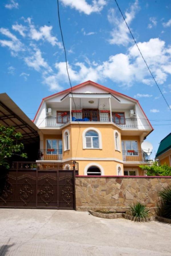 Вардане: Guest house Ameliya