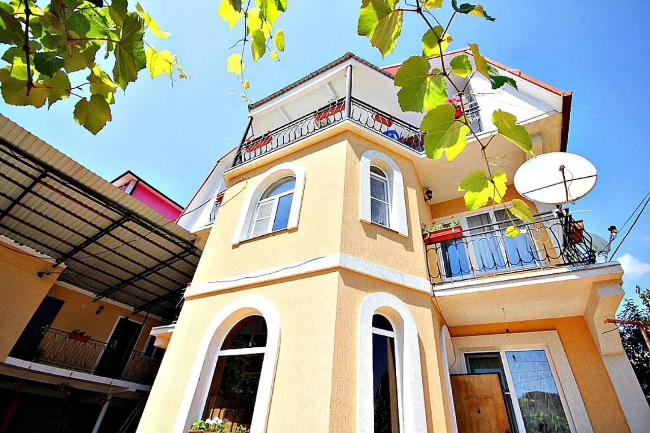Вардане: Guest house Ameliya