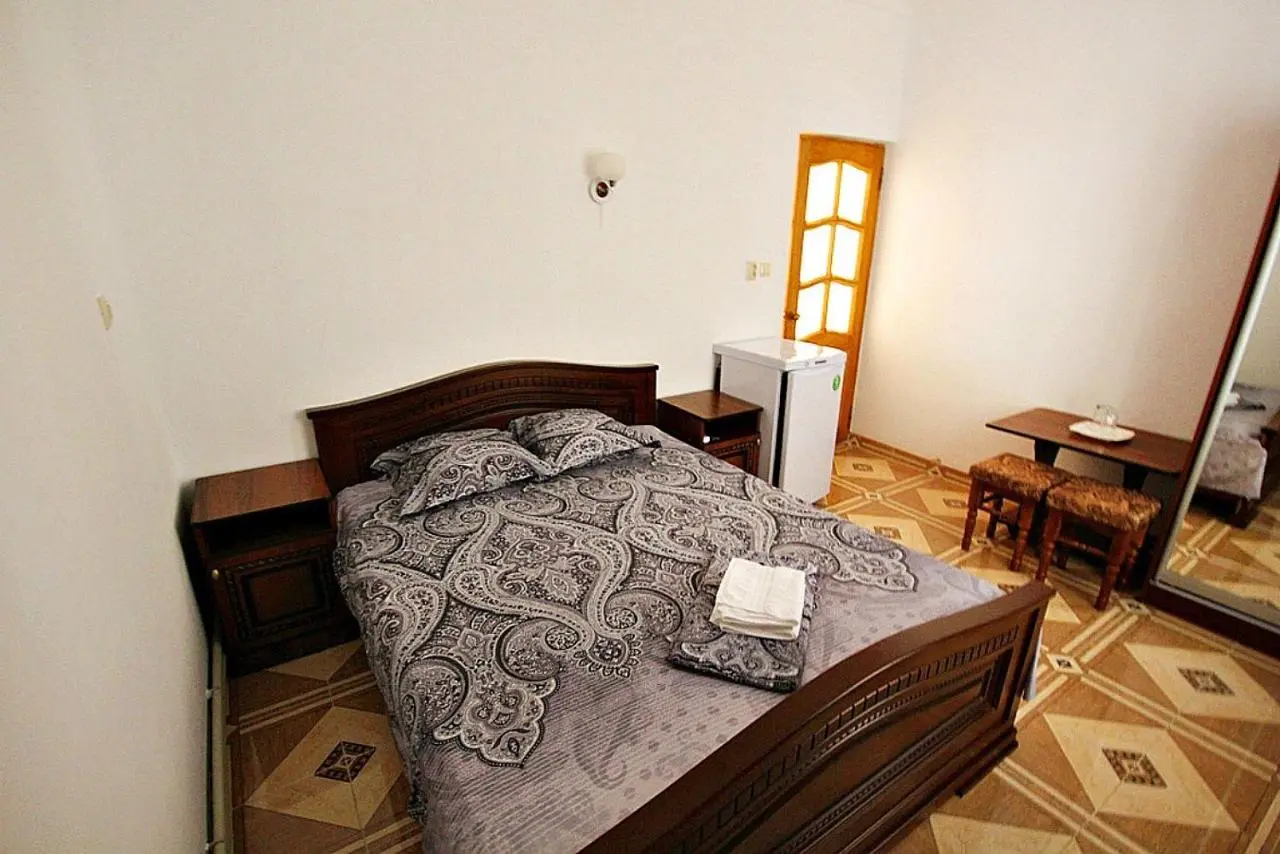 Вардане: Guest house Ameliya