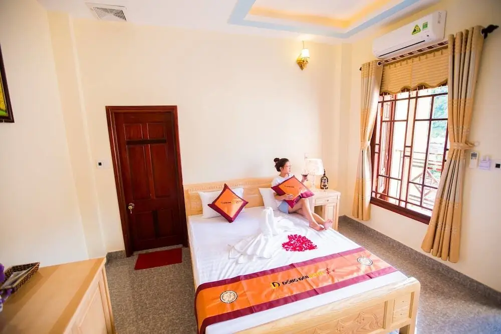 Мак Чау: Dong Den Hotel