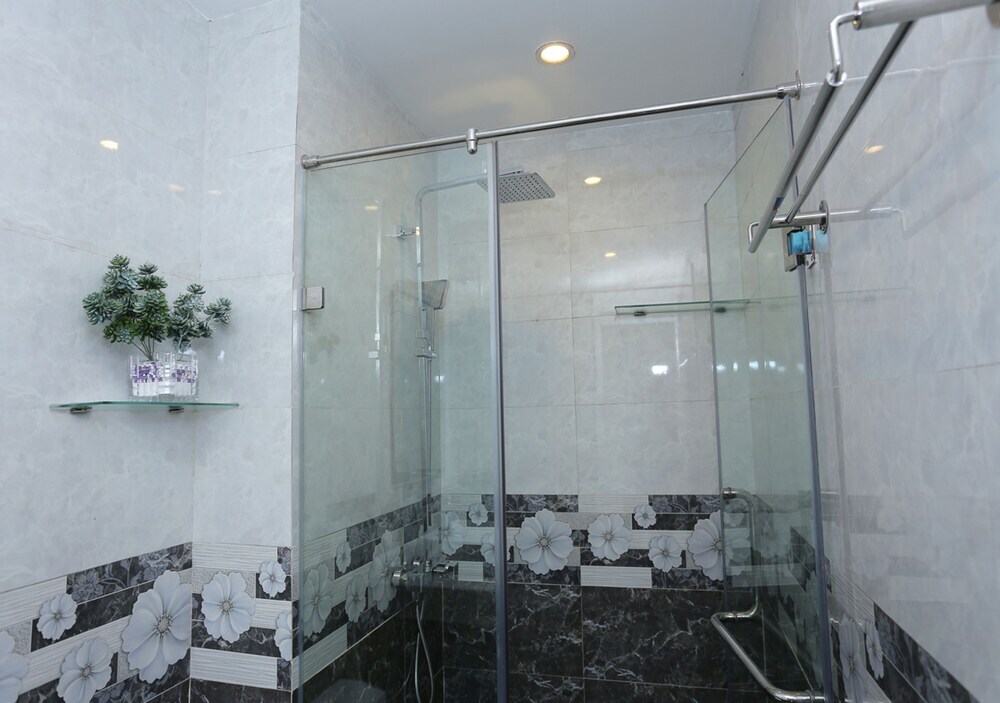 Ханой: NYT Home To Ngoc Van