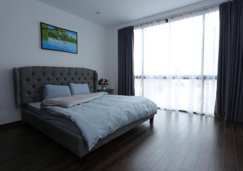 Ханой: NYT Home To Ngoc Van