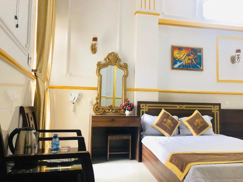 Куангнгай: King Hotel