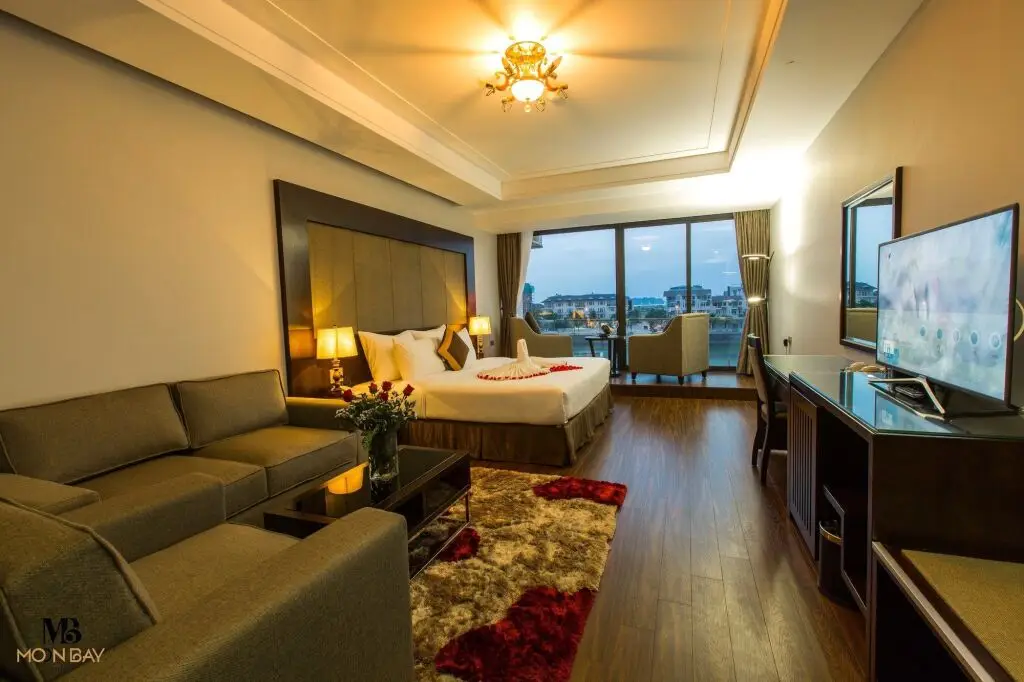 Халонг: Moon Bay Ha Long