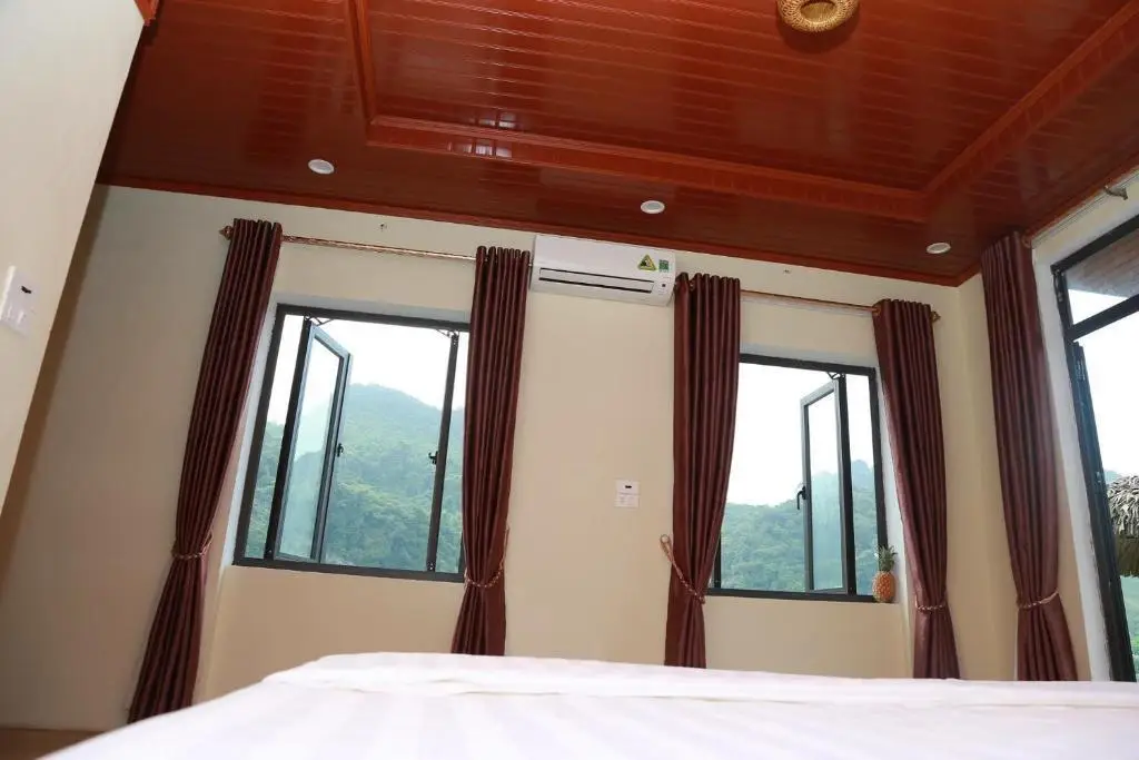 Фонг Ня: Son River House