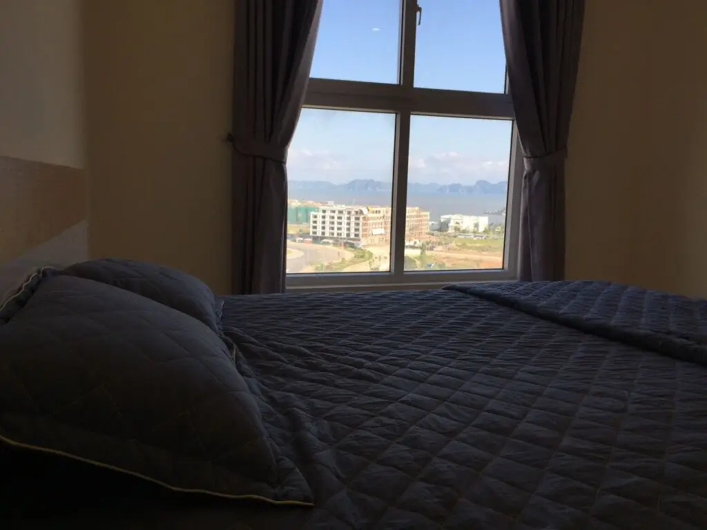 Халонг: Viet Apartment - New Life Tower Block C