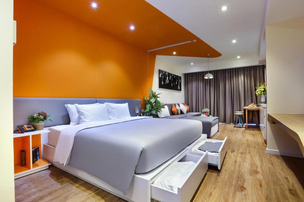 Нячанг: Parama Apartments Balcony Beachfront