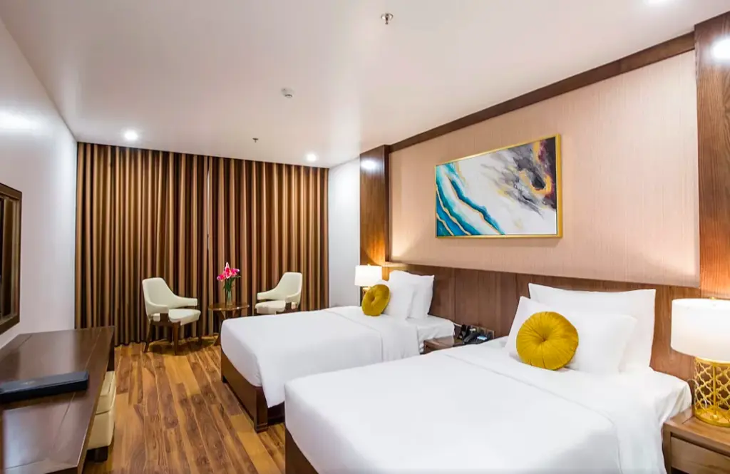 Хайфон: Menrva Hotel	