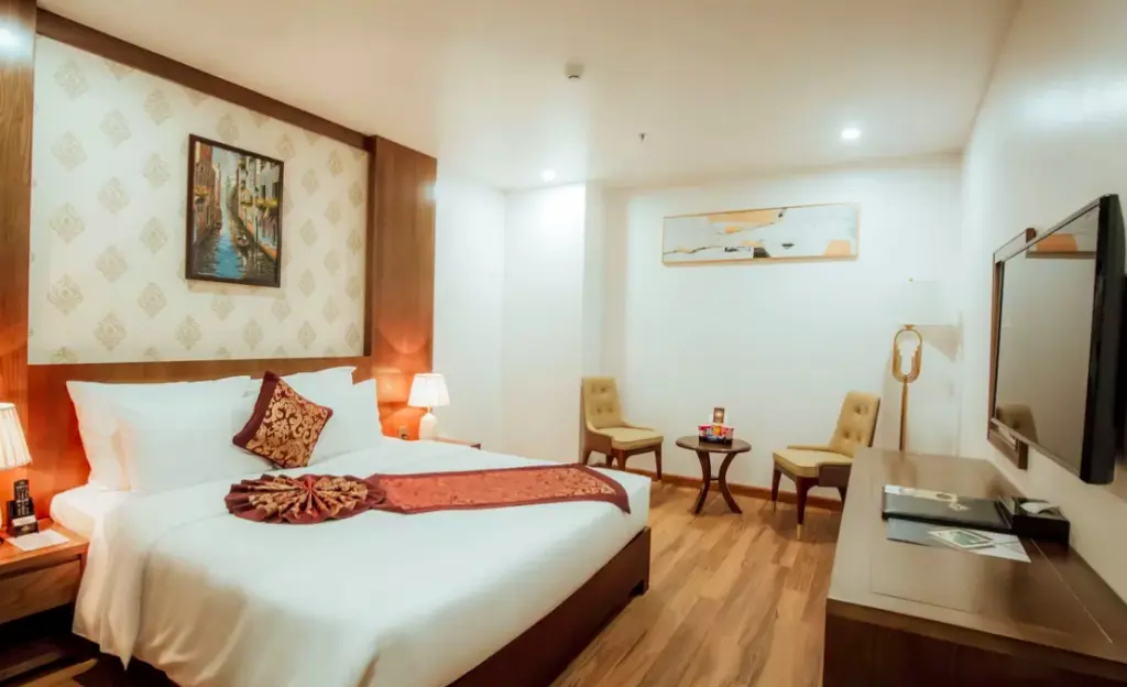 Хайфон: Menrva Hotel	