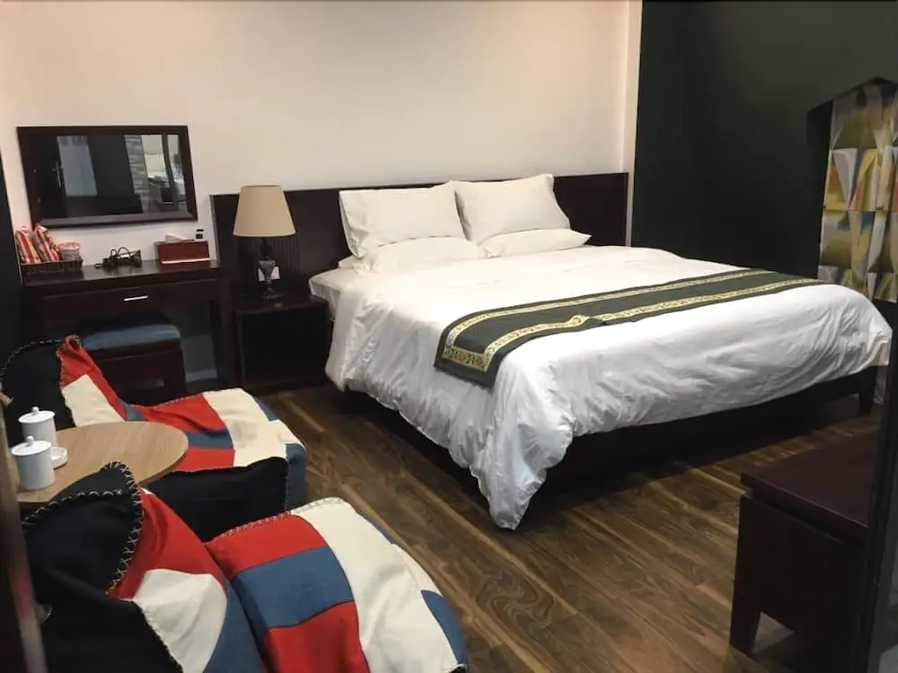 Лаокай: Khang Nhiên Hotel