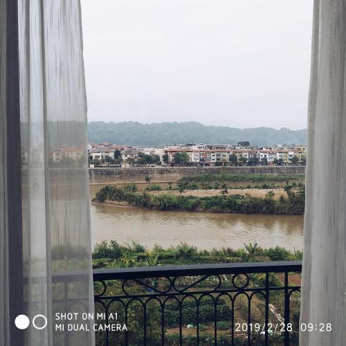 Лаокай: Khang Nhiên Hotel