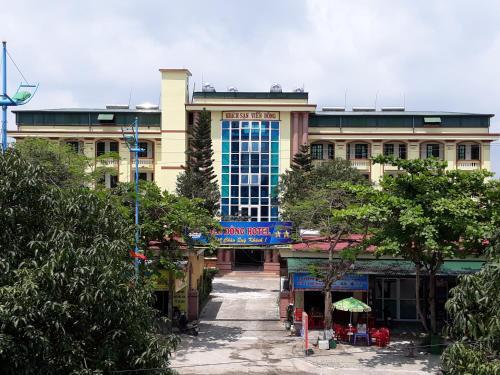 Винь: Viễn Đông Hotel
