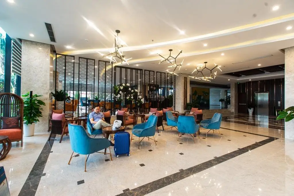 Хатинь: Eagle Hotel