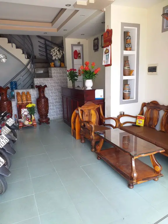 Ла-Джи: Hotel Cát Tường
